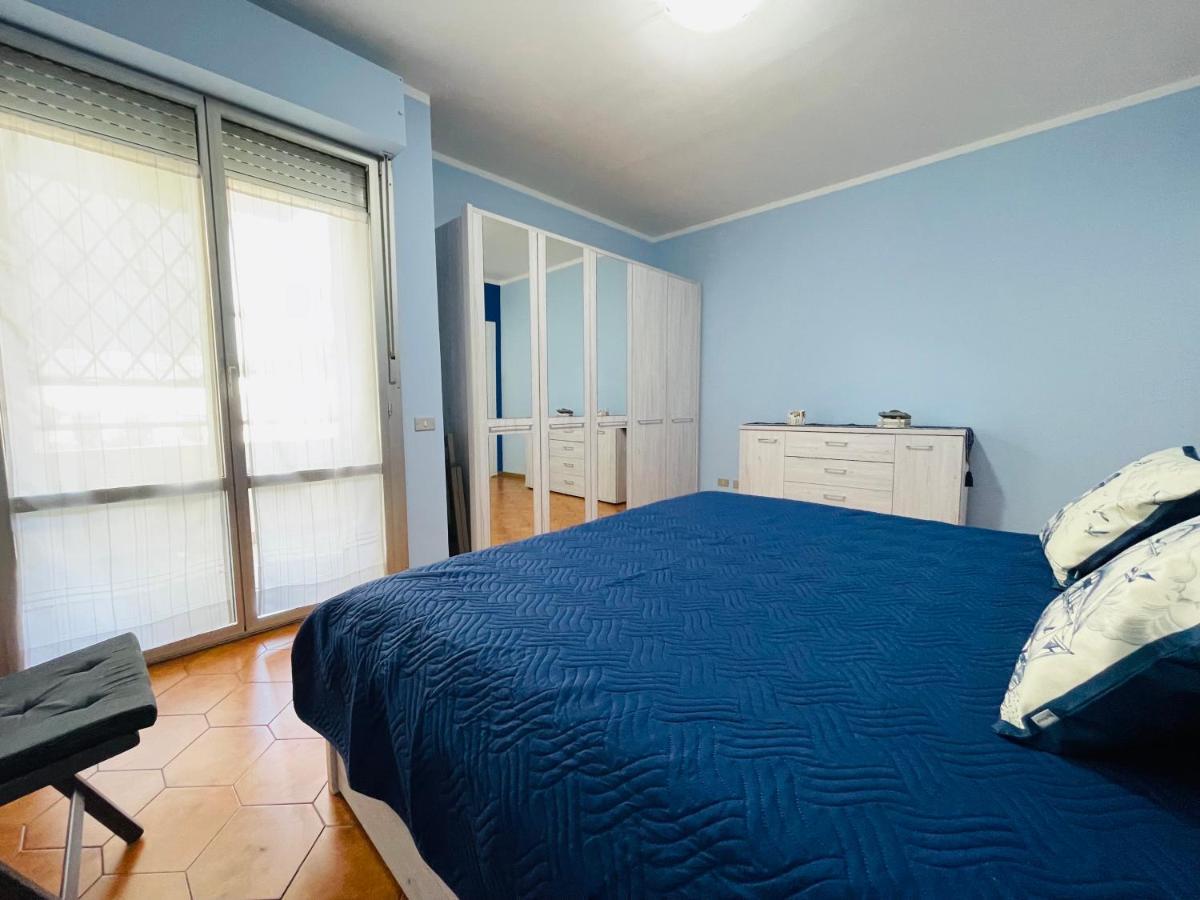Stefano'S Guests House: 2 Bedrooms & Parking In Виареджо Экстерьер фото